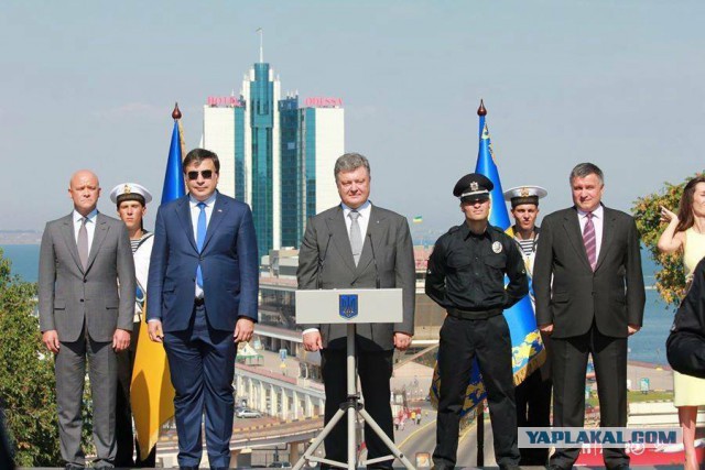 Дресс-код от Саакашвили. Глава Одесской области заправил брюки в носки