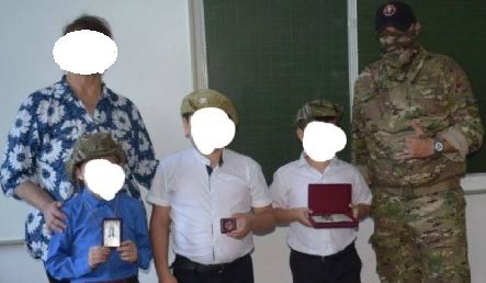 В Краснодарском крае боец ЧВК "Вагнера" посетил школьный урок в качестве почётного гостя