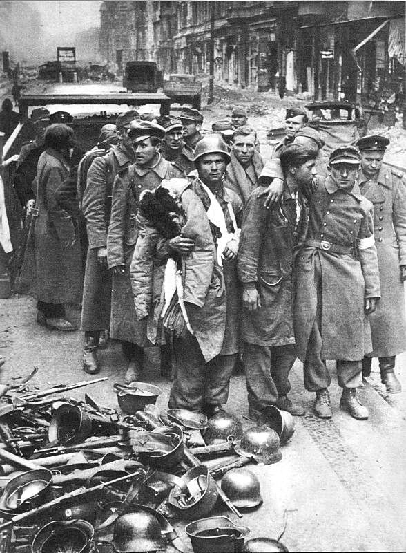 2 мая 1945 года
