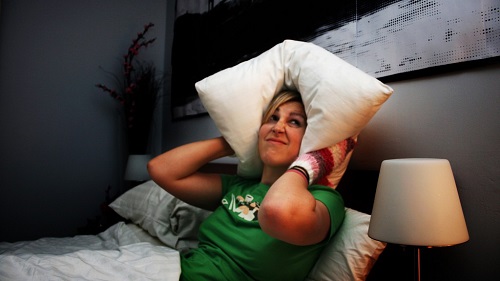 Престарелая соседка стонет во время секса