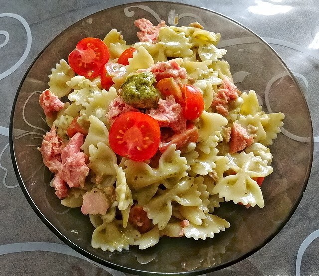 Макаронная запеканка с тунцом и моцареллой