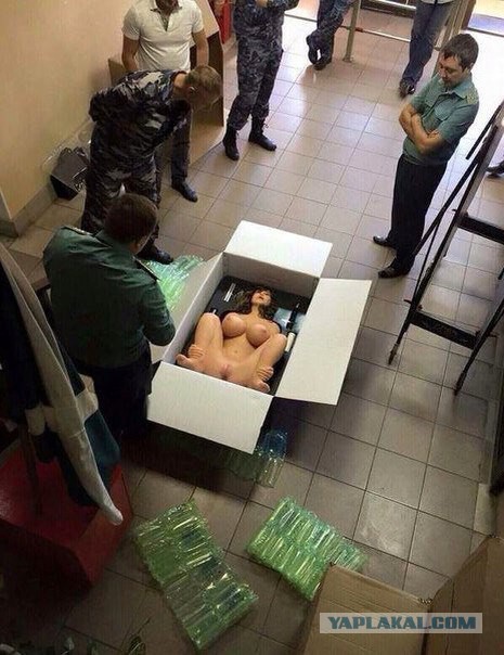 Еще чуть-чуть и у них начнет болеть голова... (18+)