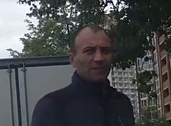 Лица кавказской национальности вскрыли авто у друга.