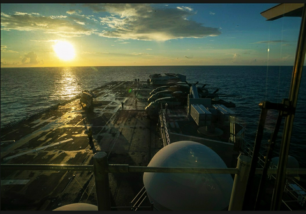 На Ближний Восток прибыл корабль с тысячами морпехов США