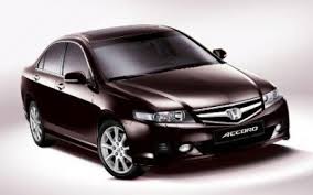 Toyota показала обновленную Camry