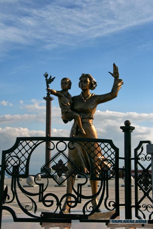 Необычные статуи мира