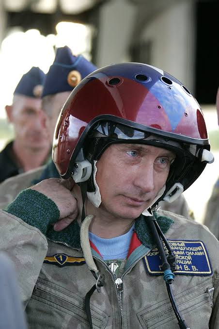 Впервые официально показали внутренние отсеки самолёта СУ-57