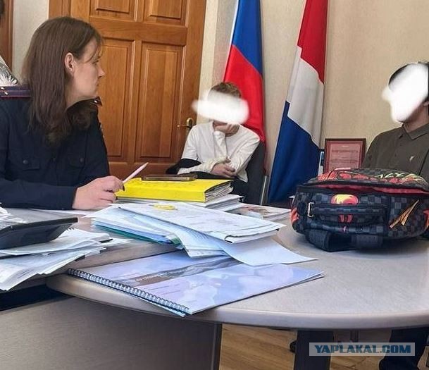 Школьник устроил стрельбу из газового пистолета прямо во время урока во Владивостоке. Минимум 7 детей пострадали.
