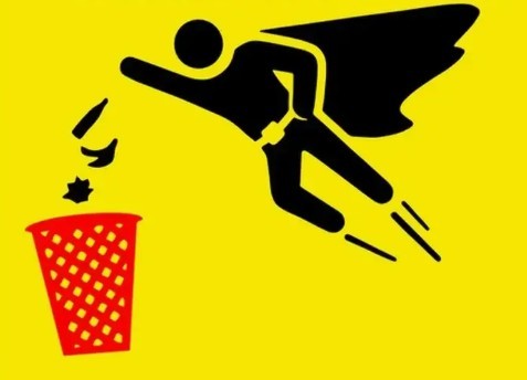 Мотоблогерша погибла в страшной аварии в Москве. Она оказалась в слепой зоне самосвала