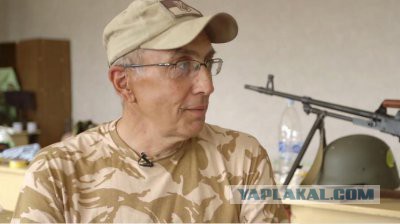 Украинский солдат спас раненую девочку.