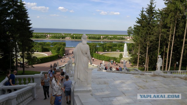 Что находится под фонтанами Петергофа