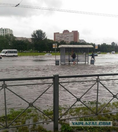 Питер ушел под воду: гидроудары, проспекты-океаны, улицы-реки