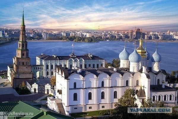 Банк России решил доработать дизайн новой тысячерублёвой купюры. Её выпуск пока приостановлен