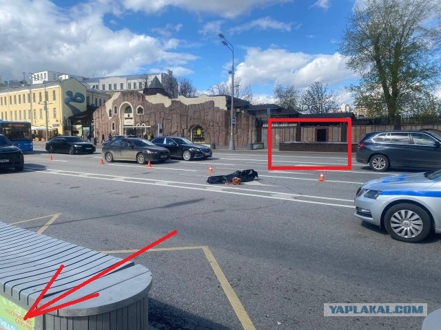 В центре Москвы бабушку сбили сразу две машины