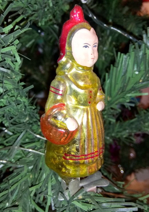 А можно я похвастаюсь елочными игрушками?