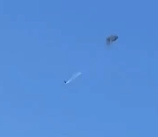 Детонация сбитой ракеты SCALP-EG в небе над пригородом Луганска