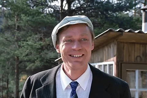 В Китае французский бульдог помог разбогатеть хозяину с помощью пластиковых бутылок