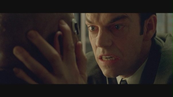 Вы воняете на весь автобус. Помойтесь