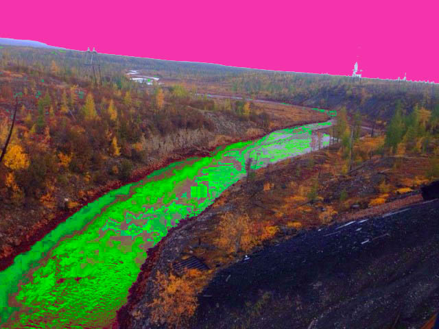 Норильск, река Купец вблизи завода "Надежда"