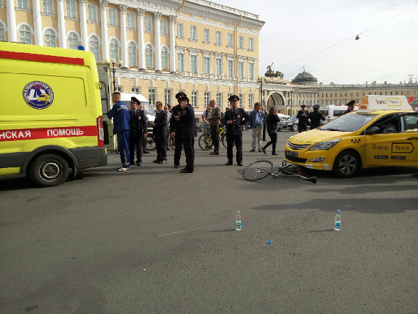 ДТП с велосипедистом и такси в СПб