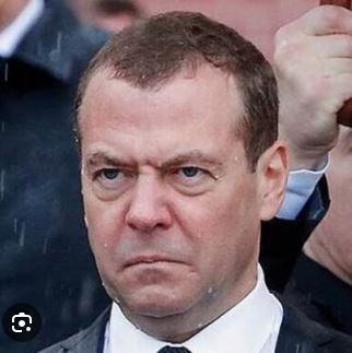 Кремль ответил на угрозы Макрона, что Россия заплатит за упорство