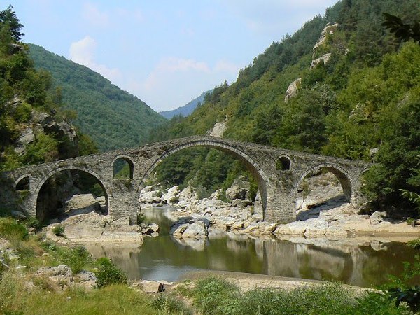 Старинные загадочные мосты со всего мира