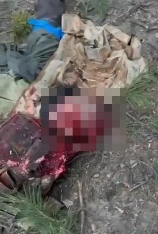 Танк стреляет в упор