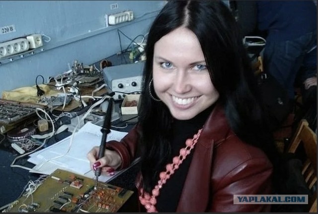 Российскую электронику некому выпускать. Специалистов «ловят» на большие зарплаты, но они не попадаются