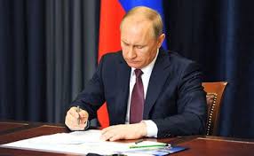 Кремль объяснил увеличение пенсионного возраста вопреки обещаниям Путина