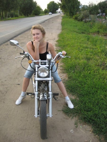 Девушки. Сельская тема