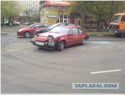 Впервые выдвижные скрытые фары появились на автомобиле Cord 810, 1935 года