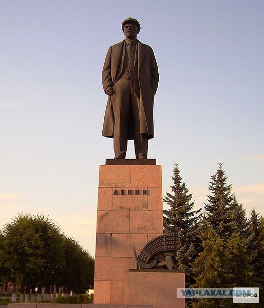 Памятники Ленину