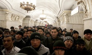 Во Владивостоке таксист из Средней Азии ущемился из-за того, что местный водитель не дал ему нарушить ПДД
