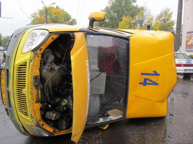 На дне рождения графа Дракулы вампиры так нахуярились, что поехали встречать рассвет