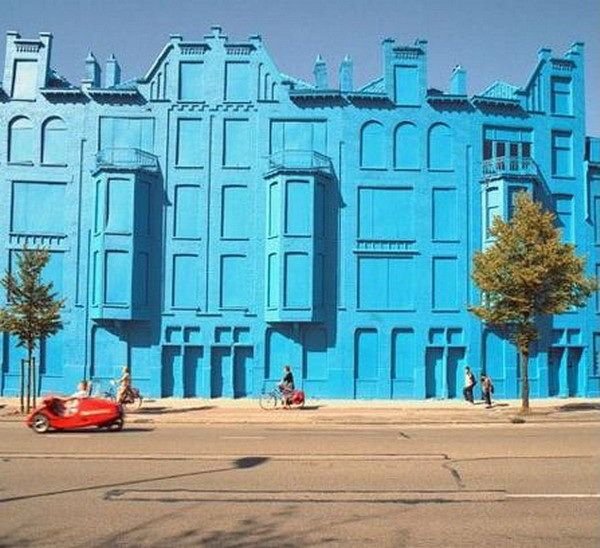 Некуда было девать краску