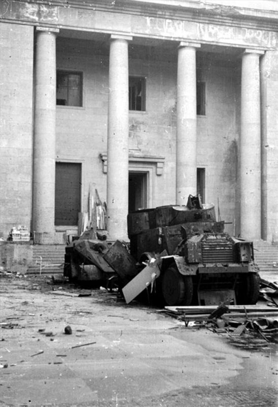 1945 год в 84 фотографиях