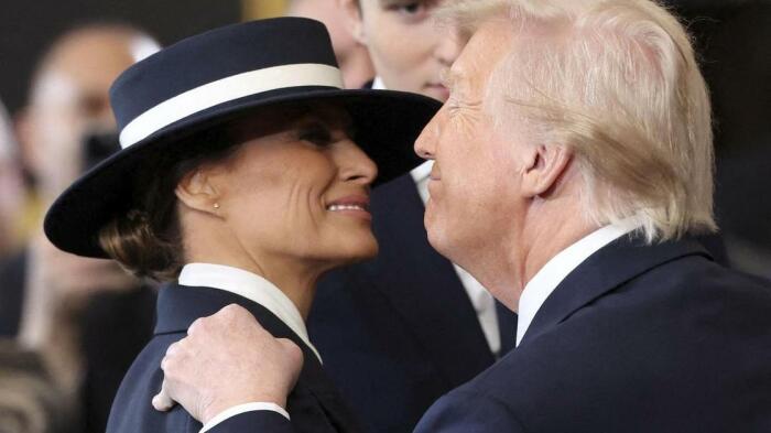 "Это постирония, это гениально". "Голубой Ургант" разошелся на мемы