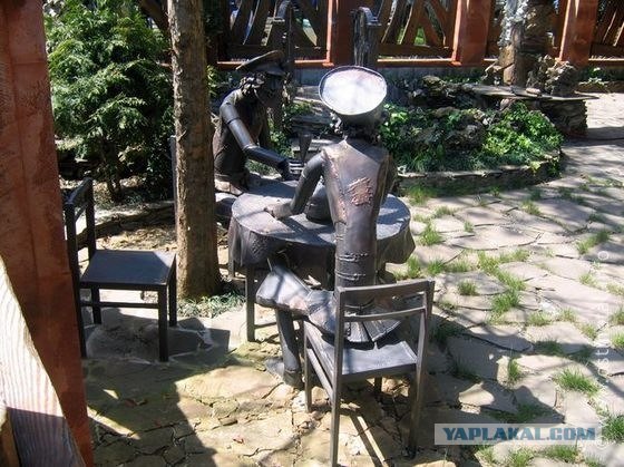 Парк скульптур "планеты Железяка"