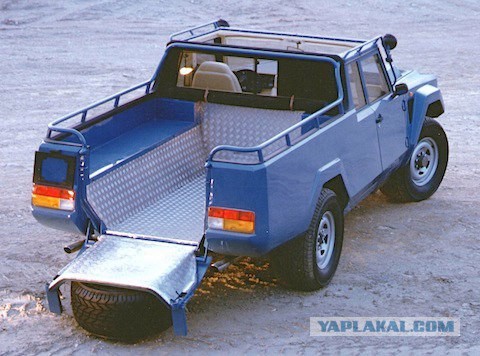 Lamborghini LM002: очень итальянская истори