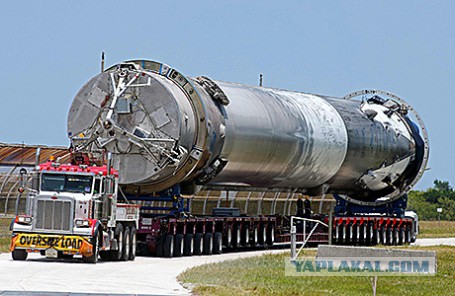 SpaceX запускает космический корабль Сrew Dragon
