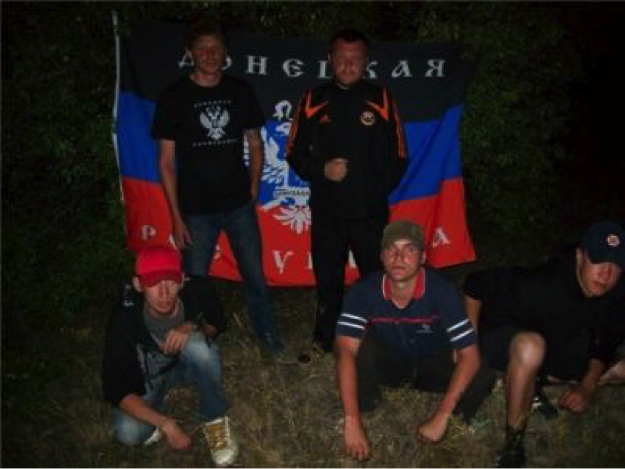 Да нету там свастики!
