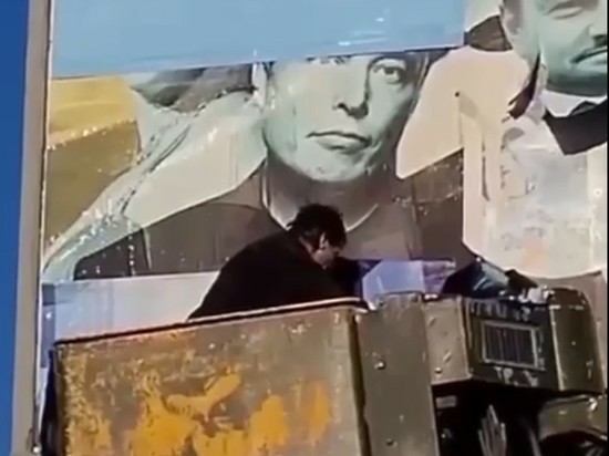 Никак между собой не связанные новости про Маска.
