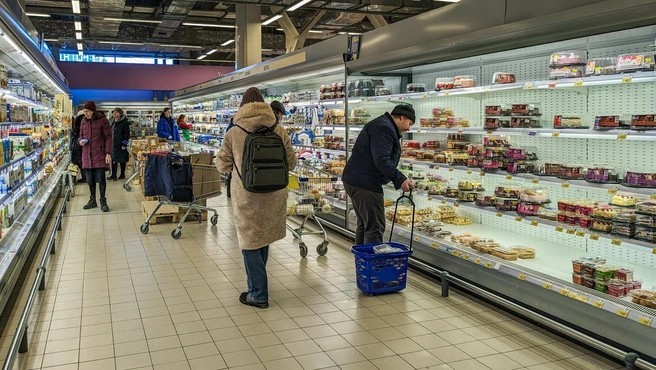 Россияне ждут одного — дальнейшего роста цен. Центробанк признал, что не может справиться с инфляцией