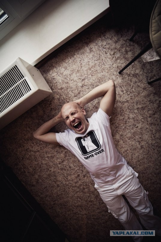 Руки вверх и мигом в платье