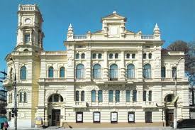 Сделали генеральную уборку зданию