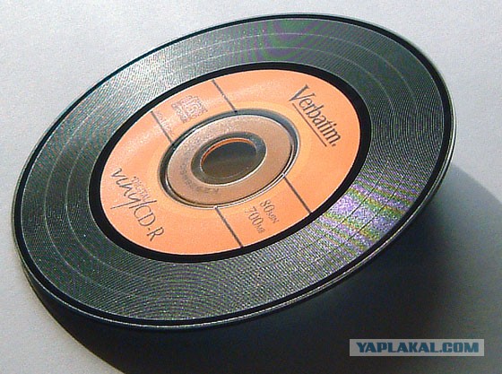 Как выживают торговцы CD и кто еще готов платить за музыку на дисках