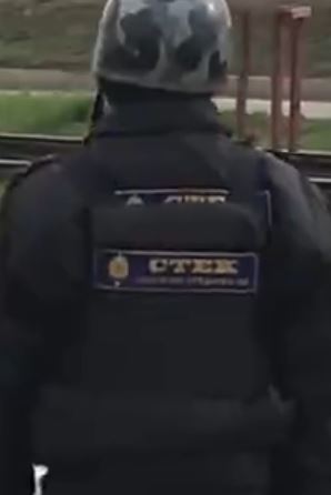 На что рассчитывал? На биту? Мужик в районе Сити-центра кидался на полицейских. Краснодар