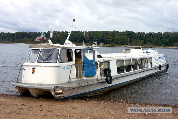 Спуск на воду нового теплохода в Зеленодольске.