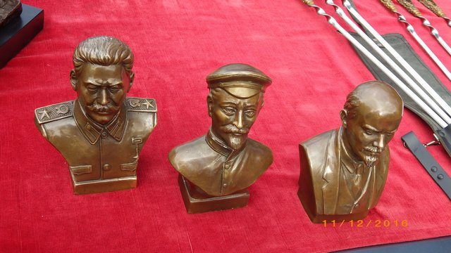 25 человек поделились находками, которые они обнаружили на чердаках у своих бабушек и дедушек