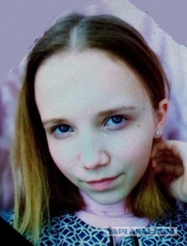 "Никто не утешит". Под Тамбовом сотни человек пришли на прощание с жестоко убитой девочкой